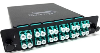 Qual conector de fibra mtp é adequado para redes de alta densidade?